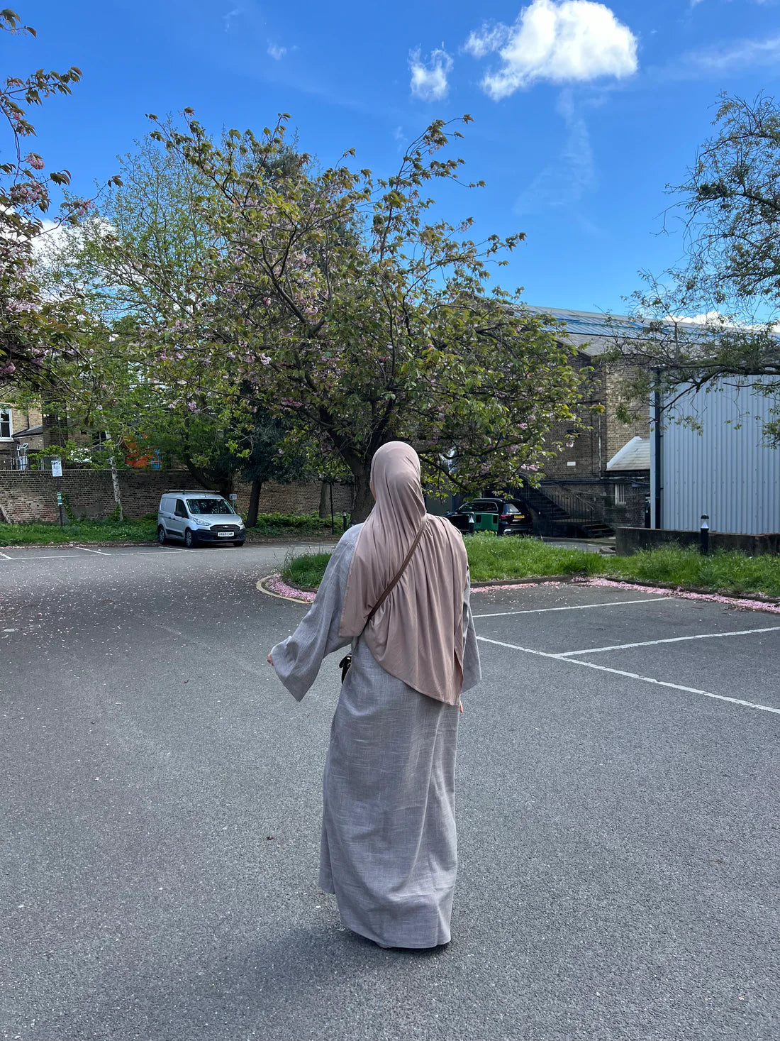 Oversized Taupe Linen Closed Abaya